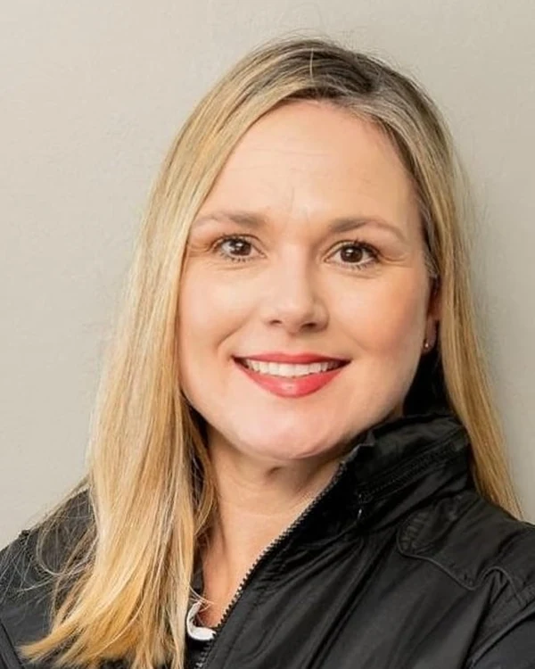Lee Anne Viljoen, Office Administrator
