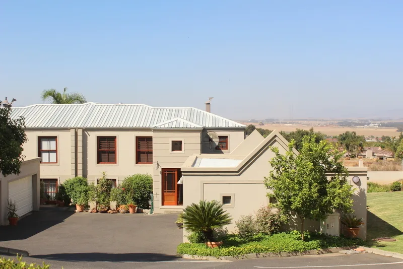2 bedroom apartment in a stunning security complex in Durbanville