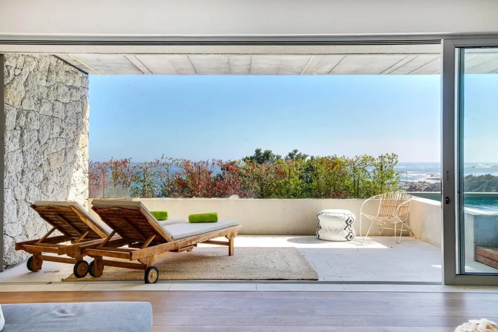 Little piece of paradise with unobstructed panoramic views of the Atlantic Ocean.