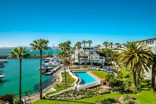 Lifestyle, Sunsets and Sea Views
