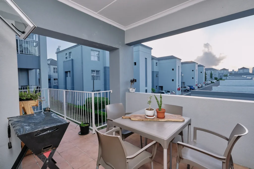 Spacious 2 Bedroom Apartment for Sale Vredekloof Brackenfell