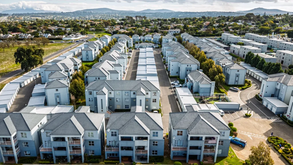 Stunning 3 bedroom apartment in popular Vredekloof Square for sale