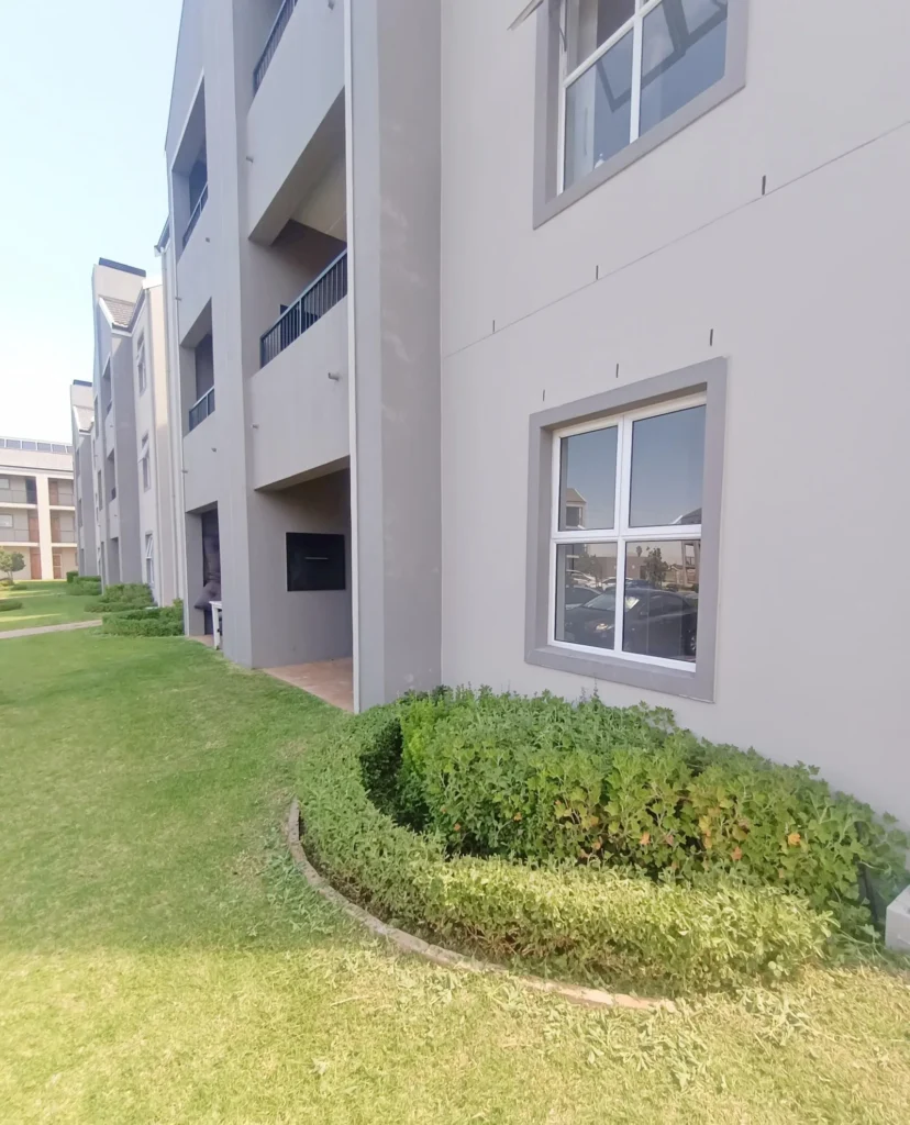 MODERN GROUND FLOOR 2 BED APARTMENTS IN UITZICHT KRAAIFONTEIN