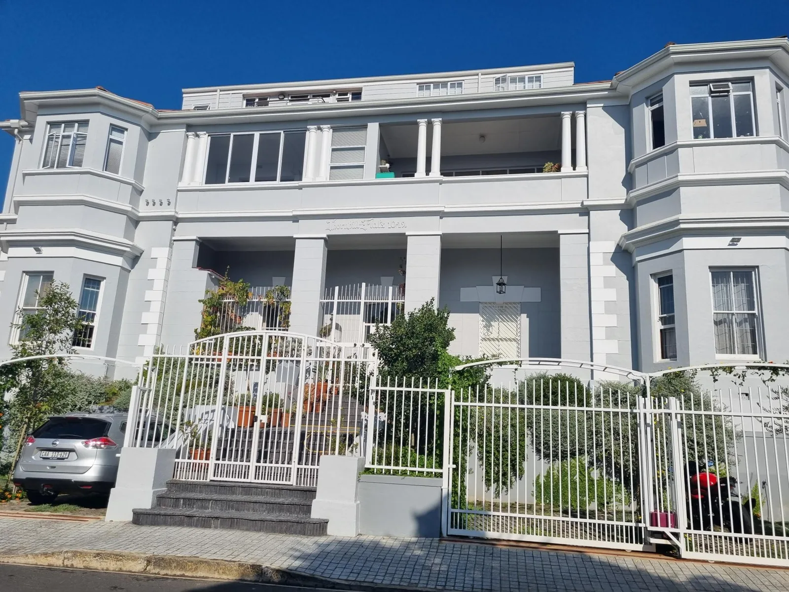 Sensational loft apartment in the heart of Green Point