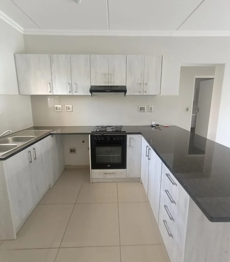 MODERN GROUND FLOOR 2 BED APARTMENTS IN UITZICHT