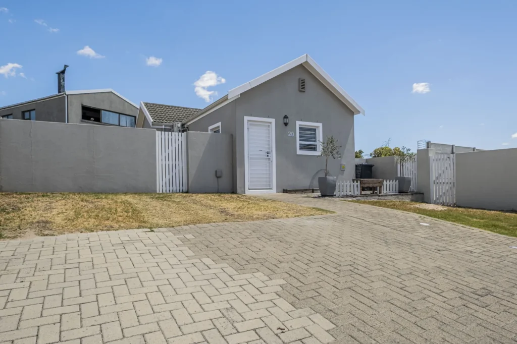 Ideal 2 bedroom starter home otherwise investment opportunity