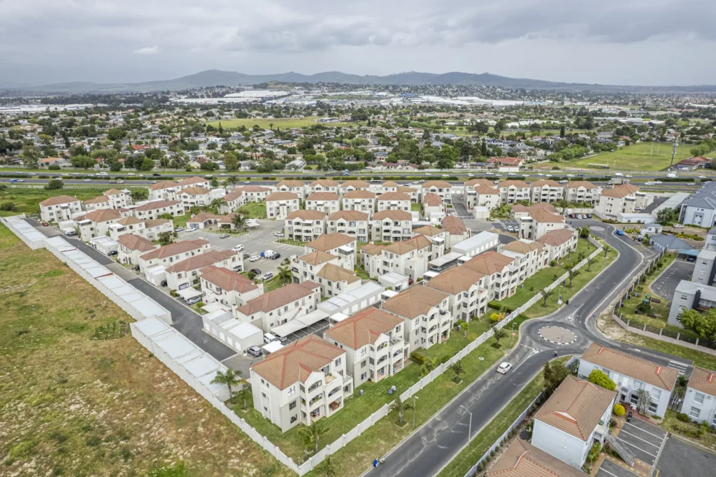 Another lovely 2 bedroom apartment for sale in Aroma Park Village