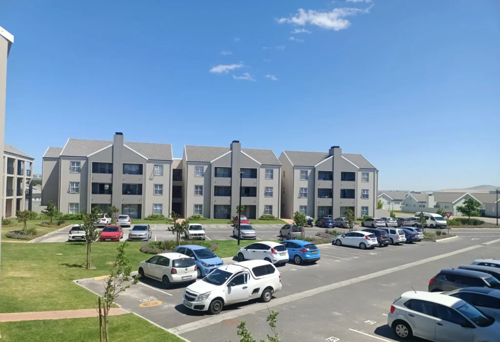 IMMACULATE MODERN 2 BED APARTMENT IN A SOUGHT AFTER SECURITY ESTATE