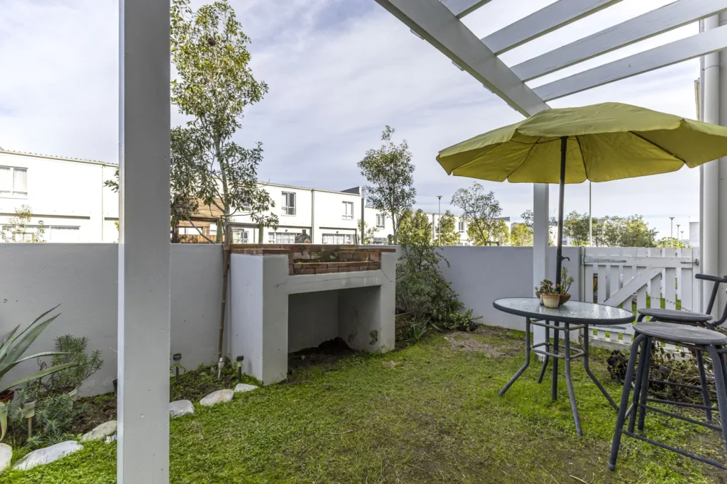 2 Bedroom Apartment To Let in Haasendal