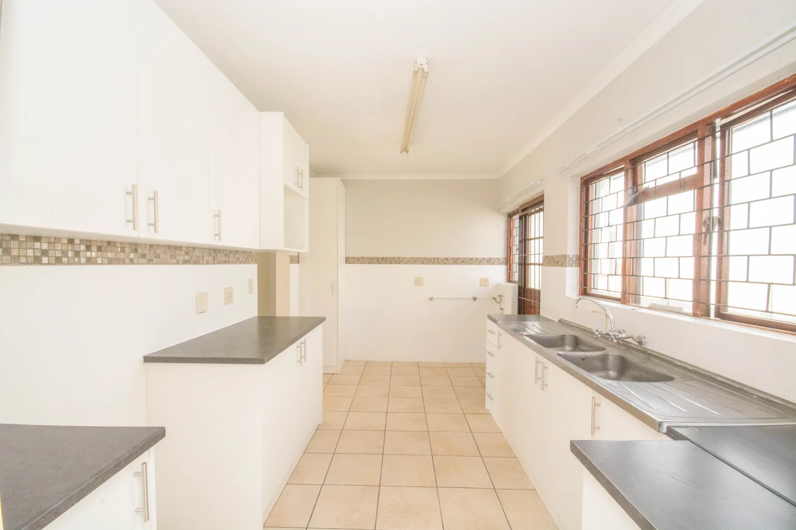 Spacious & Pet-Friendly 3-Bedroom To Let in Stellenridge, Bellville