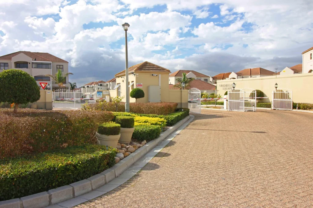 Stunning 2 bed apartment in Vredekloof Brackefell