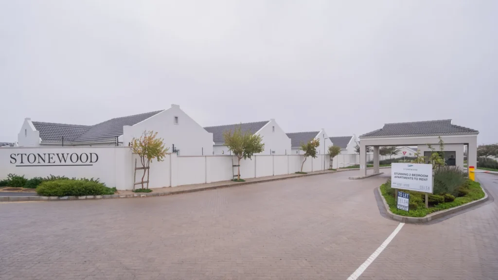 GROUND FLOOR MODERN 2 BED APARTMENT