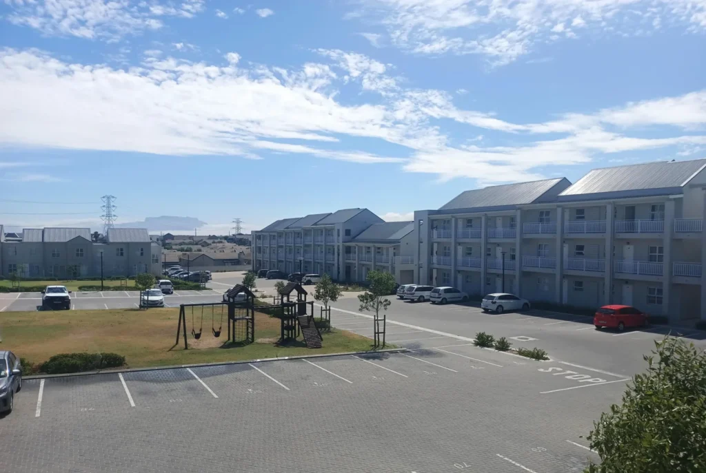 SPACIOUS  2 BEDROOM APARTMENT IN HAASENDAL