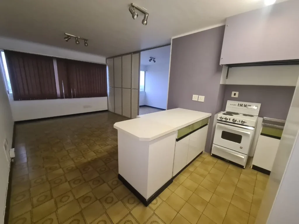 Very spacious 1 bedroom apartment in Parow