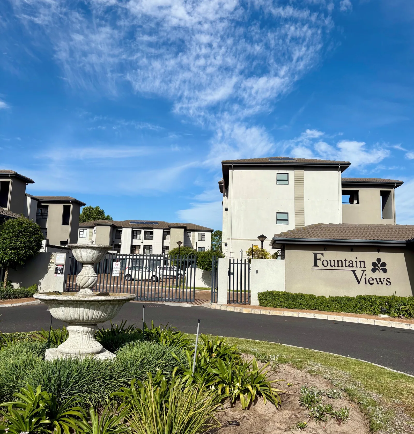 SPACIOUS AND MODERN 2 BEDROOM APARTMENT
